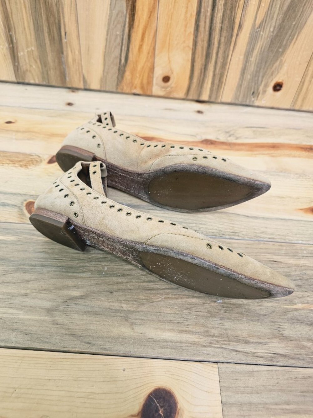 Frye Tan Leather Sienna Studded Pointed Flats Size 6 - Picture 6 of 7